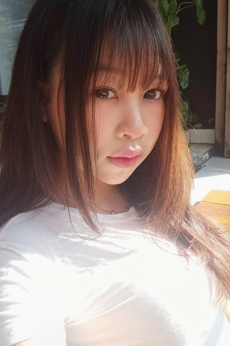 subn0rmality's tweet photo. damn i look so good, 
harus diajak ngedate ga sih ini? https://t.co/dweffe1Hi9