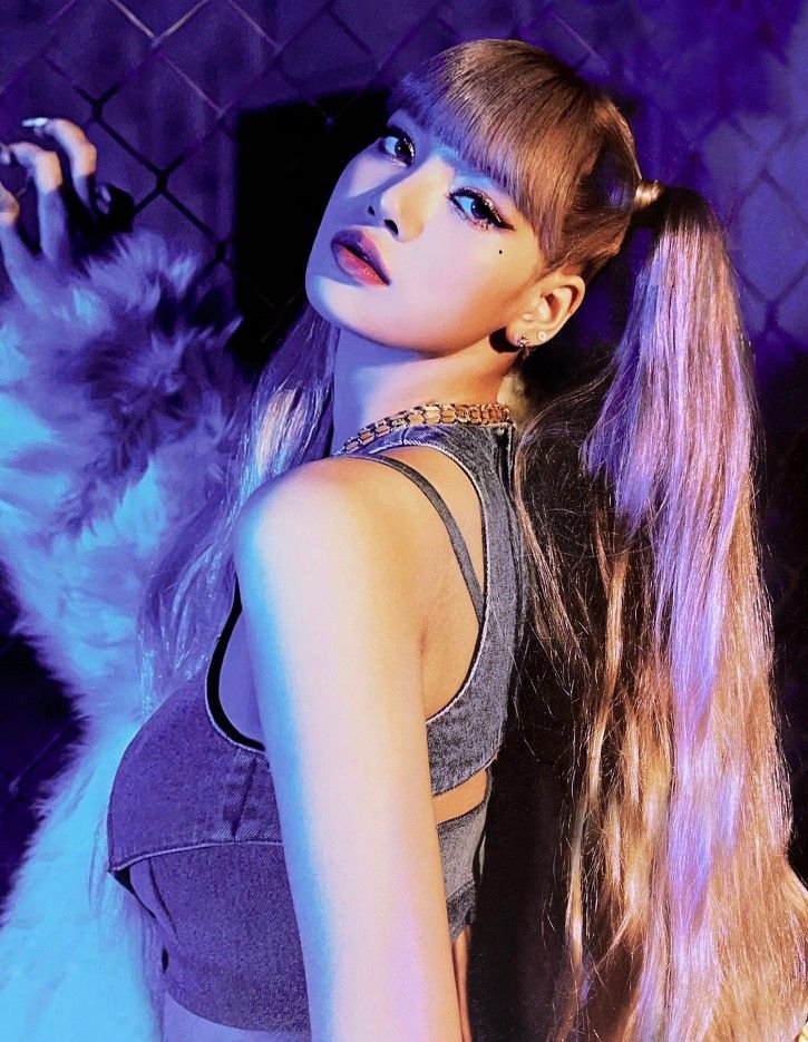 CineFocu's tweet photo. ‘LALISA (Special Stage)’ by LISA has surpassed 100 million views on YouTube. https://t.co/VXmseZtosT