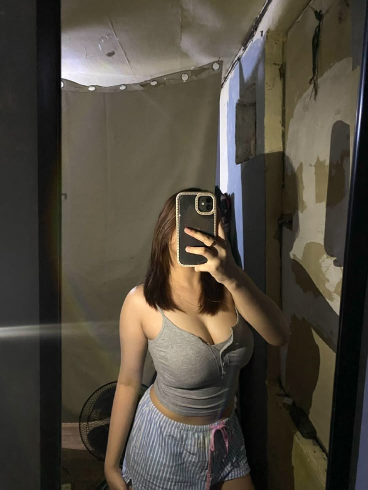ciaafterdark's tweet photo. Mantan udah nentuin masa depan, gue masih nentuin lagu berikutnya https://t.co/qA6xBod4vl