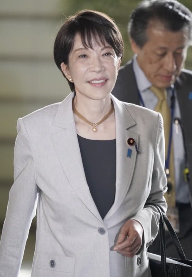 rinmfamily's tweet photo. 骨太方針「高市カラー」鮮明　防衛・情報重視、消費減税先送り

【骨太方針に“高市カラー”全開】

防衛と情報力強化にはアクセル全開、その一方で国民が期待する消費減税はまたも先送り。

「国を守る」政策には積極投資でも、「家計を守る」政策は慎重姿勢。
高市政権らしさが色濃く出た骨太方針だ。

物価高に苦しむ国民からすれば、
「防衛も大事だが、まず財布を守ってほしい」
そんな声がさらに強まりそうだ。
#物価高　#消費税　#円安