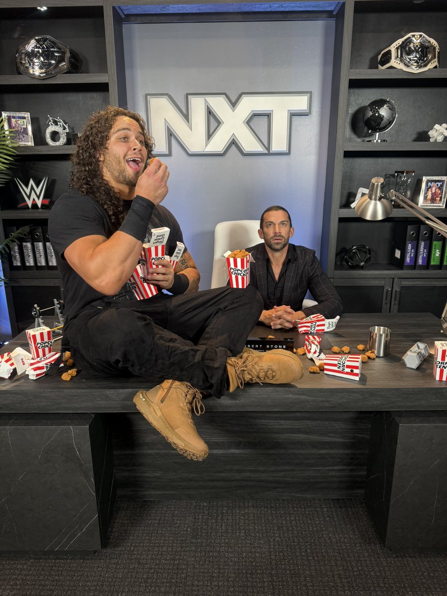 MrStoneWWE's tweet photo. Main Event Time. https://t.co/xvzHZdJeCb