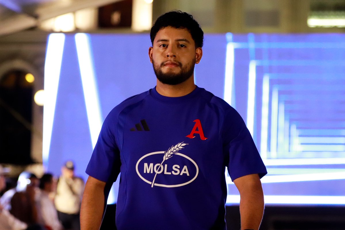 AlianzaFC_sv's tweet photo. 🅰️🤩 Qué elegancia la de Alianza. 😮‍💨 https://t.co/gpYGHzAOvB