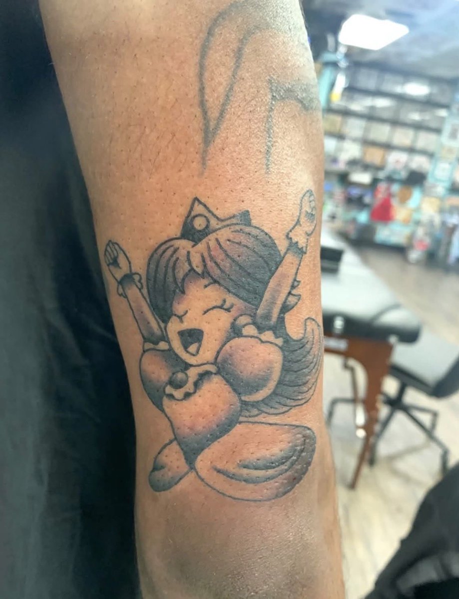 Drainoutofit's tweet photo. new tattoo https://t.co/m5QSC5utky