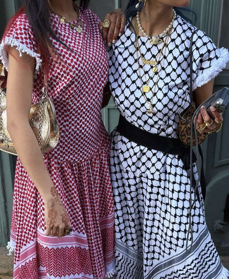 MaryHarir's tweet photo. My best friend and I in a sunny day! https://t.co/8BQ2ukvJ5v