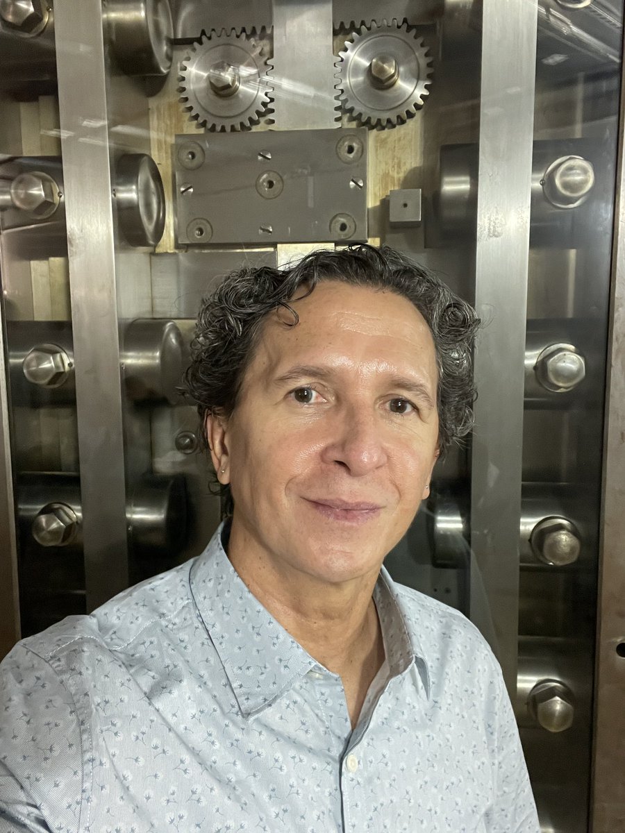 JeanFerreiraJF's tweet photo. This is the largest Vault Door I've ever seen in my life #JeanFerreira #Actor #Artist #NYC https://t.co/MVVaUgTQQk