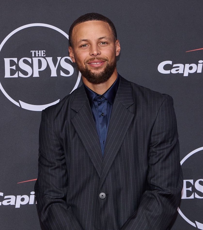 TheDunkCentral's tweet photo. Stephen Curry is set to become the first active player ever to have an exhibit at the Naismith Basketball Hall of Fame, per @warriors 

Greatness 🐐 https://t.co/2cRdr8GSN6