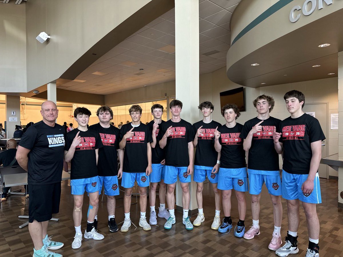 Cooper_Geyen_'s tweet photo. Beyond Grateful to have such an awesome AAU experience over these past 2 summers. Thankful for all my teammates, coaches, trainers, and family along the way. Thank you @StarksElite @KingsMidwest @scottrhubert @MacReykdal https://t.co/RSPlsqjNW3