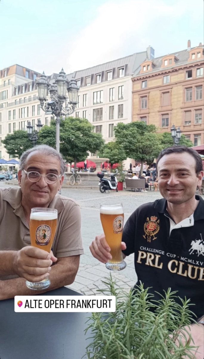 MartinAusten01's tweet photo. What’s Frankfurt without a chilled beer alongside a close pal❤️🇩🇪 https://t.co/5kCNrPovZE