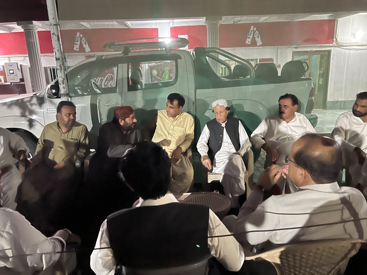 NaeemBaloch__'s tweet photo. پاکستان پیپلز پارٹی بلوچستان کے صوبائی صدر سینیٹر سردار محمد عمر گورگیج کی کوئٹہ ڈویژن سیکرٹریٹ آمد، بلوچستان کی ڈویژنل صدور، عہدیداران اور کارکنوں سے ملاقاتیں۔ تنظیمی سیاسی امور پر گفتگو
@BBhuttoZardari https://t.co/y5kkM17X56