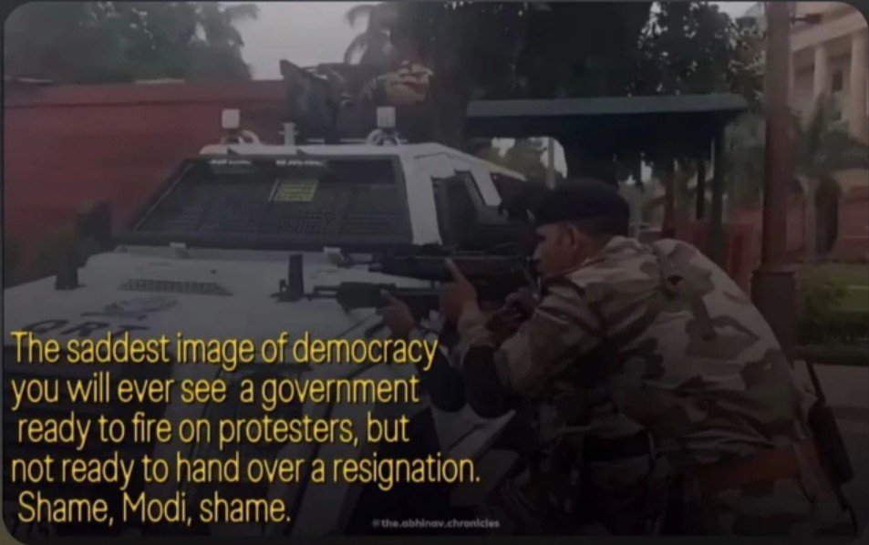 Sara03d's tweet photo. if anybody still says, "if not Modi, who?",
i will personally dig your grave and happily bury you in it. 
NEVER SORRY.
#jantarmantar #NEETIssue #NEETExamIssue #Delhiprotest #DharmendraPradhan #India #ShameModi https://t.co/UtpH0vtj9j