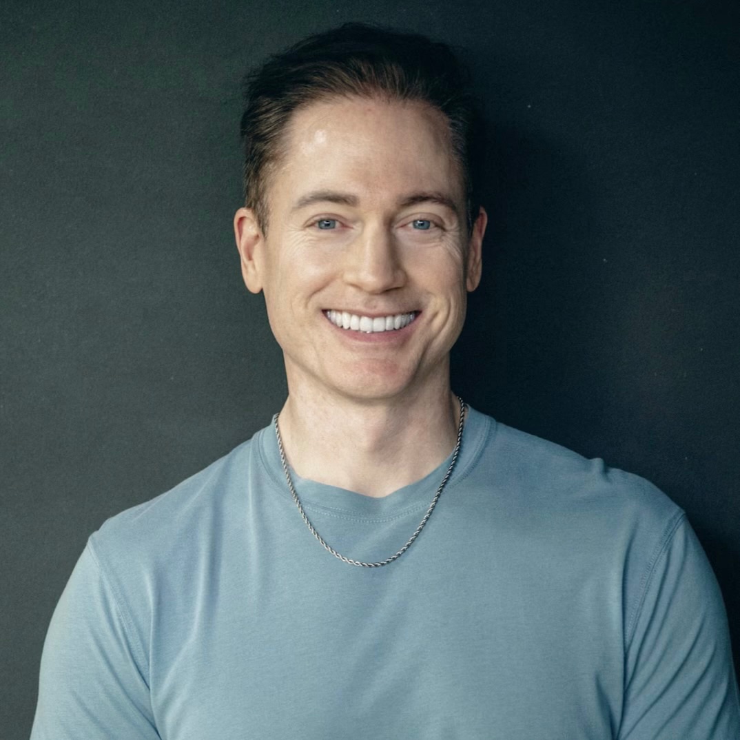 interesting_aIl's tweet photo. Biohacker Bryan Johnson says he has cloned a newborn version of himself in a petri dish

He claims the tech can open the way to reverse aging https://t.co/9K7LueKj1o