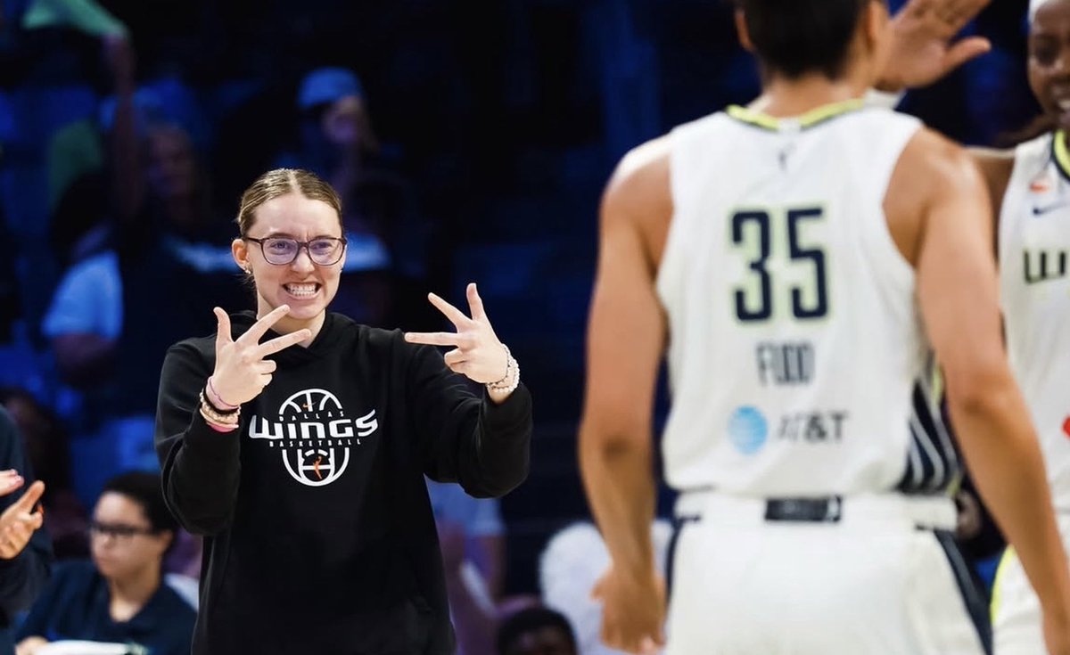 thearkvi's tweet photo. No one is ever more excited for a Fudd three than Paige!!! 

That’s our rook 🥵 https://t.co/dbHn12KU1s