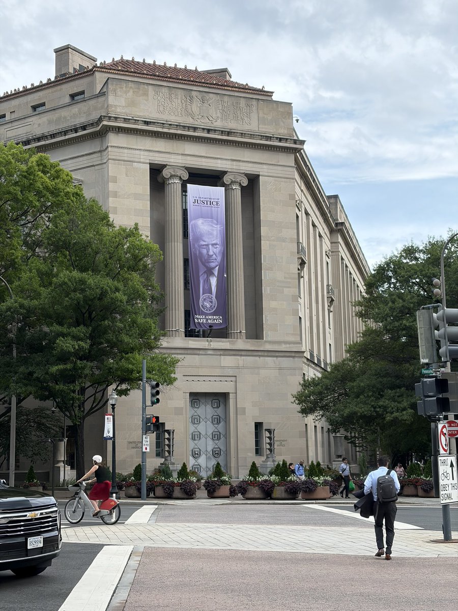 a_fillll's tweet photo. It’s always fun in DC. https://t.co/43FYPmNKQk