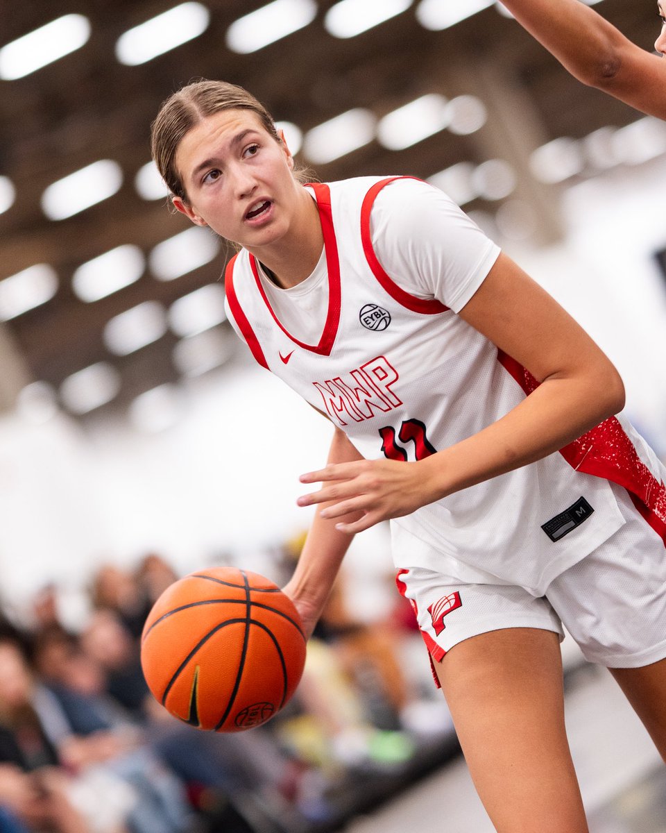 NikeGirlsEYBL tweet picture