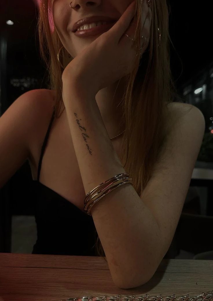 valerisnlii's tweet photo. how pinterest sees me 

actor
tattoo
nails
outfit https://t.co/N1xD29bvP4