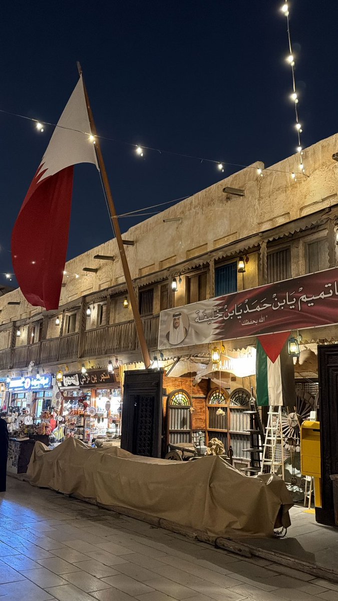 3jme_20's tweet photo. ياساكن ( الدوحه ) تراني ماسليت 
أشفق لشوفك مثل ما أشفق للمطر

أما تجي وتعيش عندي فالكويت 
ولا بجي وأعيش عندك في قطر https://t.co/kA6ZsTaF9d