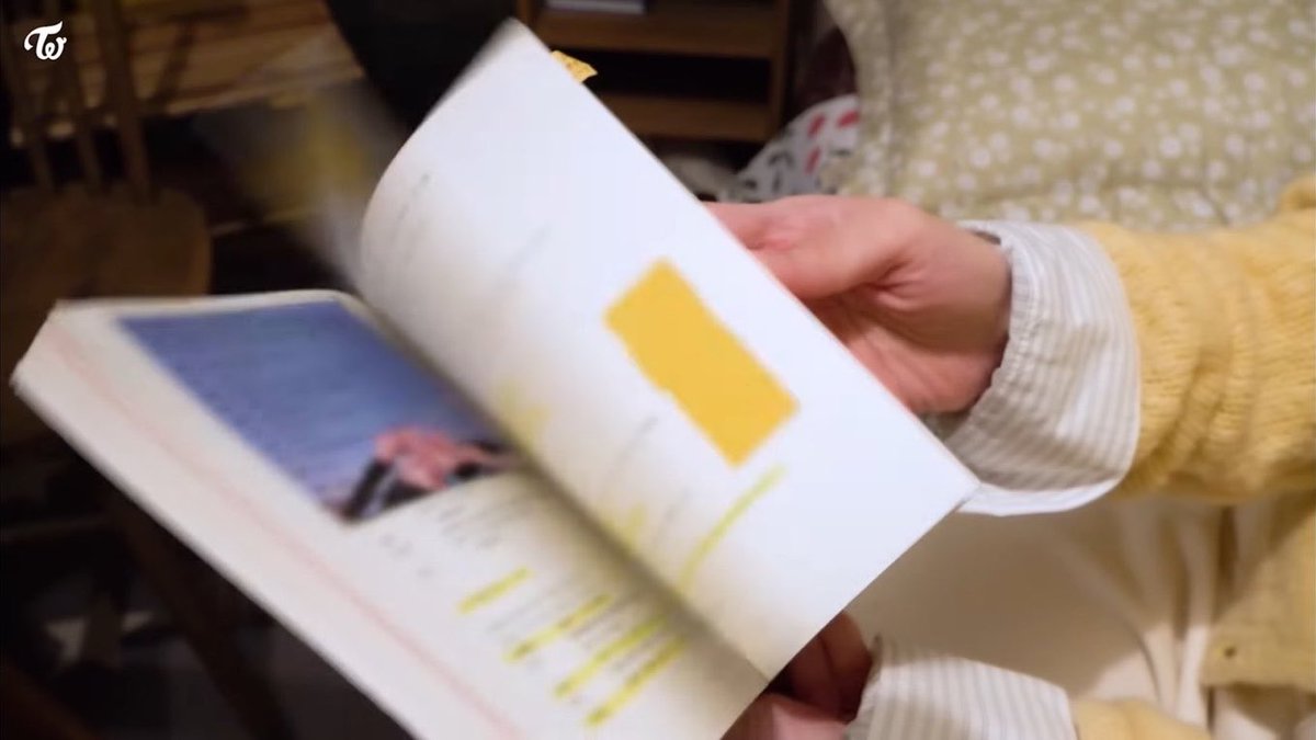 missing_tdoong's tweet photo. Dahyun had an ot9 picture on her love me script goddd i love my 9wice so much🥹 https://t.co/m8JCaR5Wm6