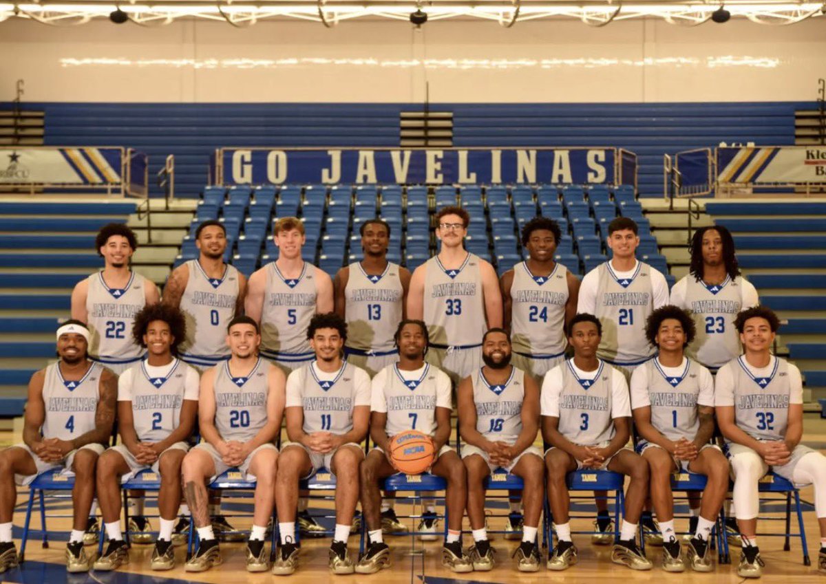RobertWrightJ13's tweet photo. Blessed to receive my 4th offer from Texas A&amp;M KingsVille!💙💛@CoachMorris5 https://t.co/7ke5snpADg