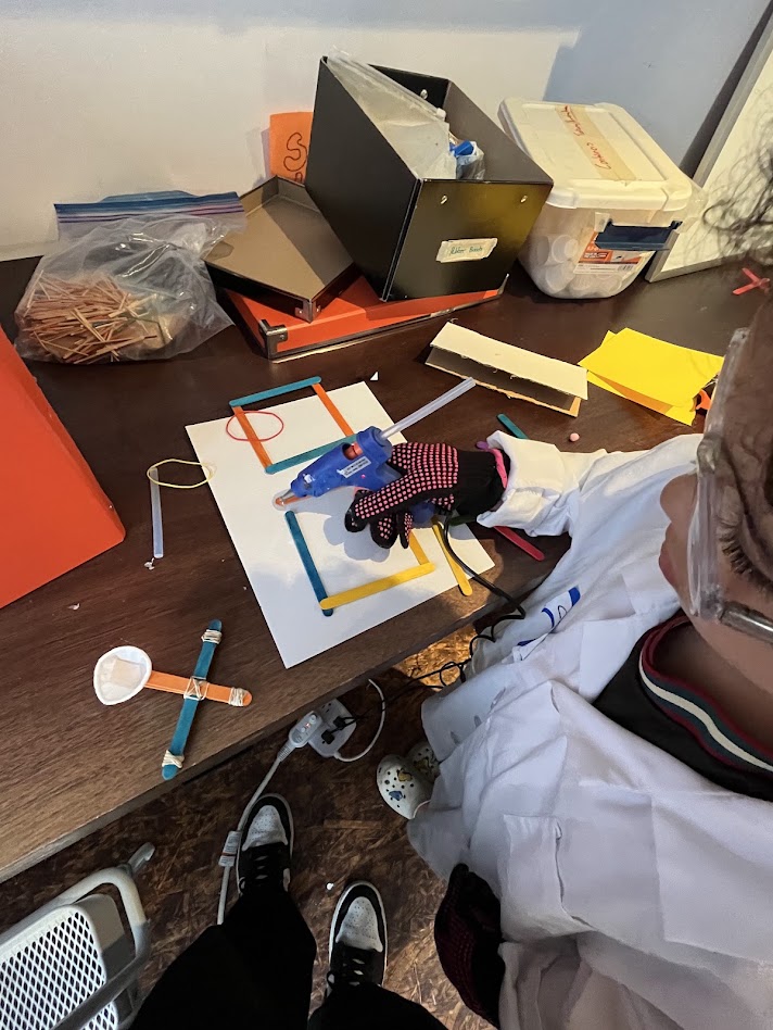 stemkidsnyc's tweet photo. Day 2 of STEMXPlorers' Innovation Lab was packed with discovery! 🚀 Students learned about Samaira Mehta, coded with Scratch Jr., engineered trebuchets, started a seed germination experiment 🌱, programmed Sphero Indi robots 🤖, and built creative motor-powered projects! 💡
#STEM https://t.co/ElnLMurm5O