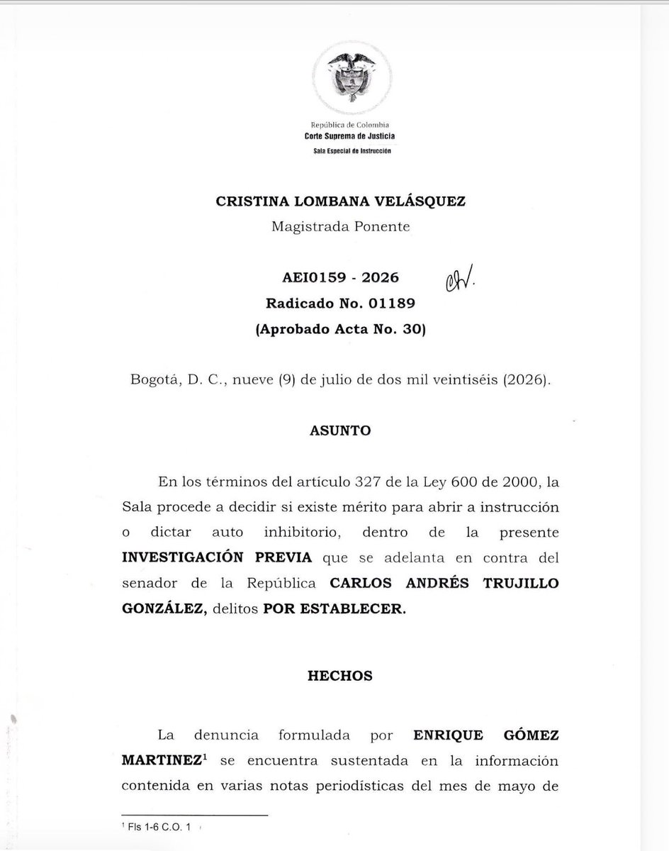 Melquisedec70's tweet photo. Atentos. La Sala Especial de Instrucción de la @CorteSuprema decidió no abrir investigación penal en contra del exsenador conservador Carlos Andrés Trujillo, dentro del escandaloso proceso de la UNGRD.

Los magistrados señalan que no encontraron "conducta(s) penalmente reprochable atribuible a TRUJILLO GONZÁLEZ, pues no existe en el expediente evidencia, indicio o prueba alguna de la ocurrencia de una acción u omisión desplegada por aquel que pueda presentar las características de un delito".

El auto de 24 páginas agrega que la denuncia del hoy senador @Enrique_GomezM "no supera el nivel de sospechas o “pálpitos” del denunciante de que algo podría haberse presentado con ocasión de lo que narra en su escrito delator, máxime en un contexto como el de los hechos ocurridos en la UNGRD".