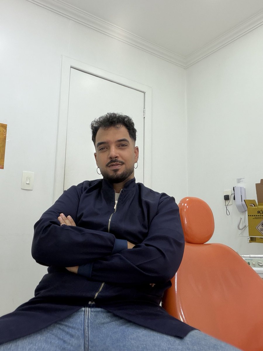 luquinhasmesmo's tweet photo. POV: Você vai ao dentista e será atendido por mim ✨ https://t.co/M2KRBP7Tj1