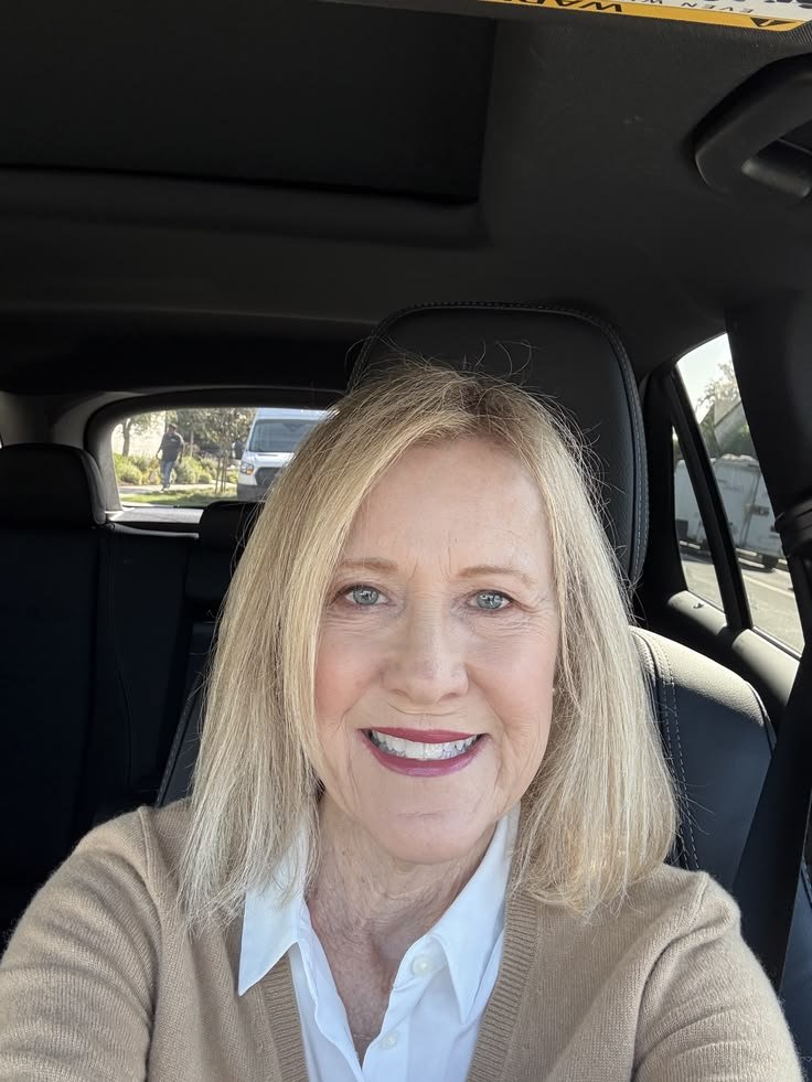 MarilynJanv2lu's tweet photo. Hello 👋 https://t.co/q6rxtHWDZg