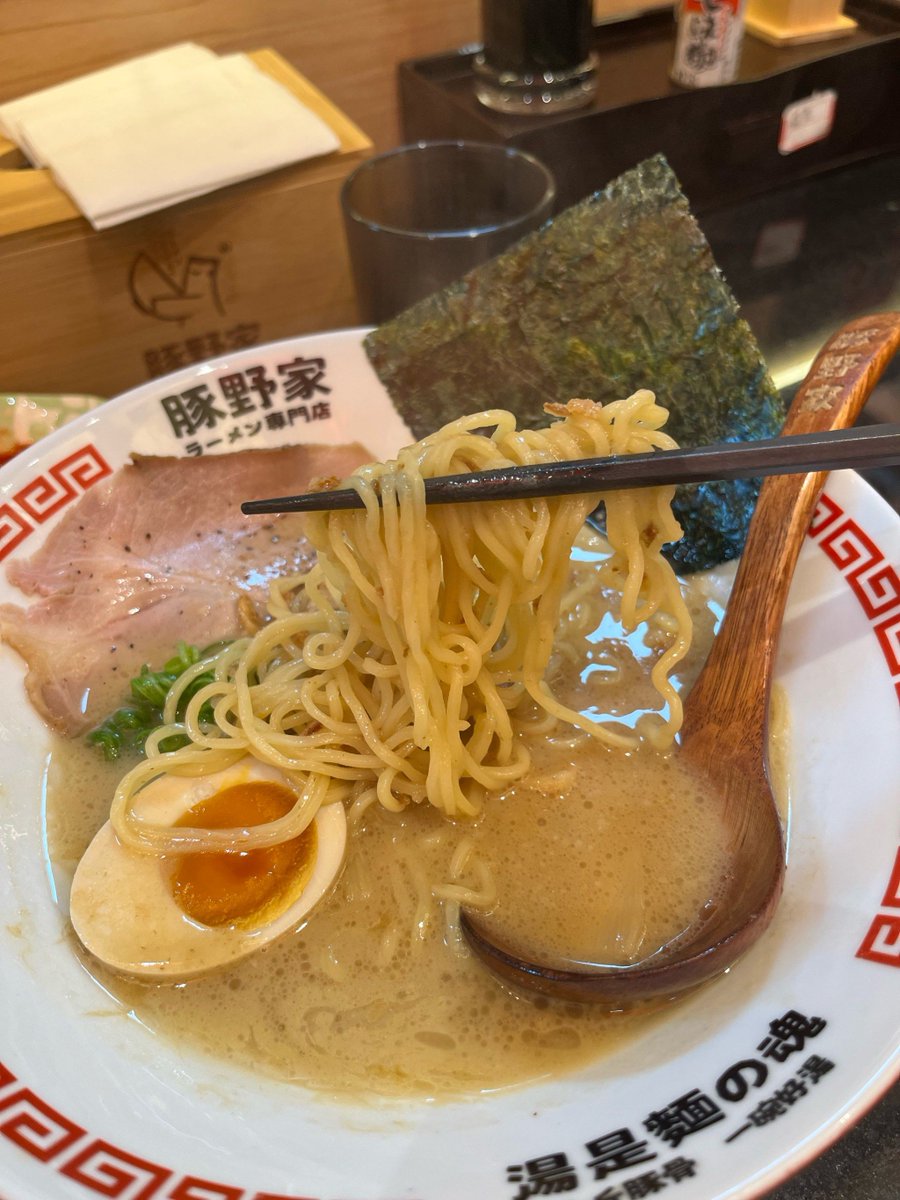 MotivationTf's tweet photo. The 2AM ramen shop only opens for those who need a warm, savory bite. Tonight’s bowl: extra noodles, all the broth you want, and a side of quiet that sticks with you. ， https://t.co/exn5fW8nvP