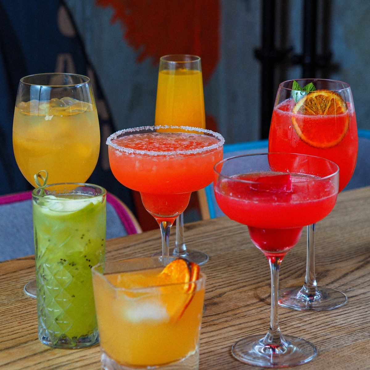 bwplusbradford's tweet photo. Wedding planning got you stressed? 🥂
 Unwind with a refreshing drink at our on-site cocktail lounge! The perfect way to wrap up a busy planning day.  https://t.co/dmq4YPwD3G 
#BestWesternPlus #BradfordPA #CocktailLounge https://t.co/nnThbiIwrt