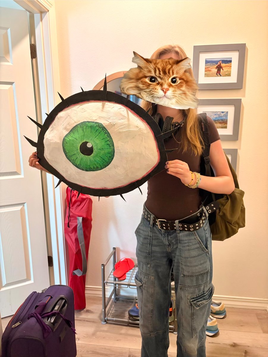 SALamader_24's tweet photo. Made a big eyeball for my room :p (+Charles) https://t.co/LhsegPGjou