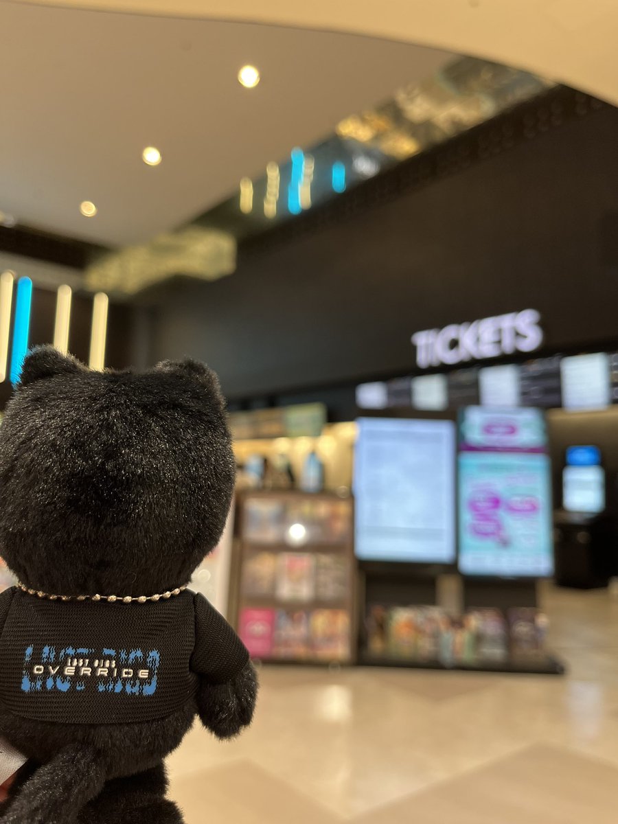tomoi11's tweet photo. 長野から高崎までのぬい旅 写真もお土産も思い出も沢山増えました。
長野では急に雨が降ったりして『たどり着いたら・・』って勝手に妄想したり。

#氷室京介ソロデビュー38周年
#軽井沢T-SITE
##KINGSWINGGALLERY
#イオンシネマ高崎
#2026.07.21 https://t.co/Yds5isUNiy