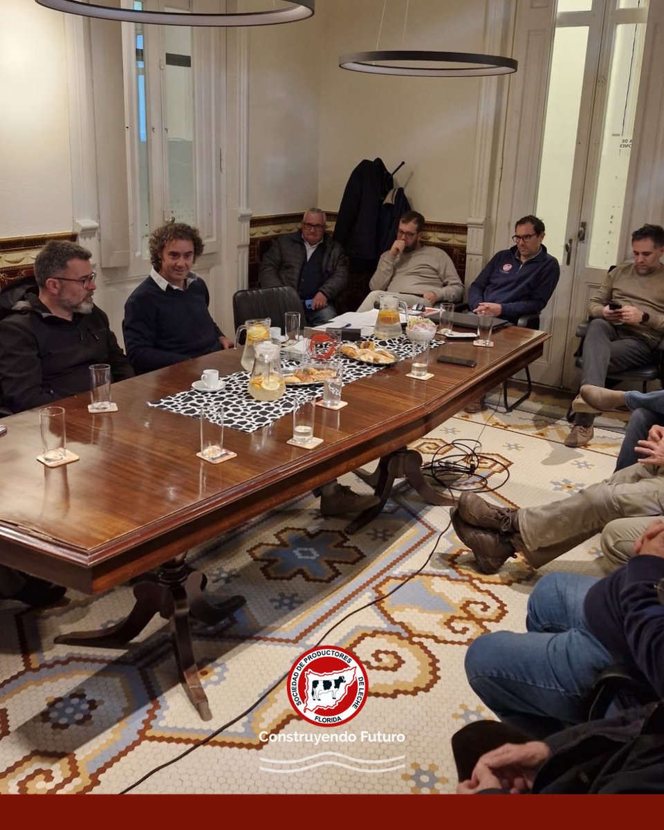 _splf's tweet photo. 📍La Sociedad de Productores de Leche de Florida en este momento está recibiendo al Subsecretario de Ganadería Ing. Agr. Matias Carámbula en sesión de Directiva; donde se están  tratando  temas del interés del sector. 

#splf #florida #lechería #mgap https://t.co/MKprwR4Tas
