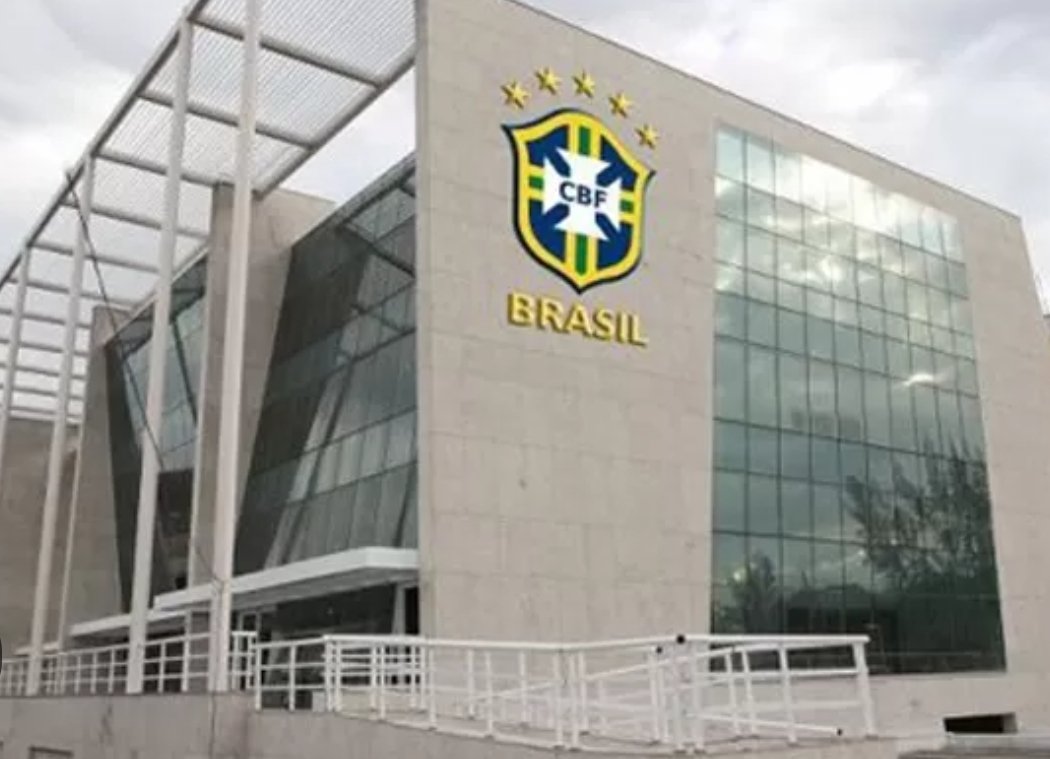 ONOSSOVASCO1's tweet photo. VÃO FECHAR AS PORTAS 

Santos transferban e salários atrasados  

São Paulo transferban e salários atrasados 

Corinthians transferban e salários atrasados 

Botafogo transferban

Internacional   salários atrasados 

Cruzeiro dívidas aumentando 

Será que clubes vão perder pontos ?
#santos #cruzeiro #botafogo
#internacional #corinthians #saopaulofc