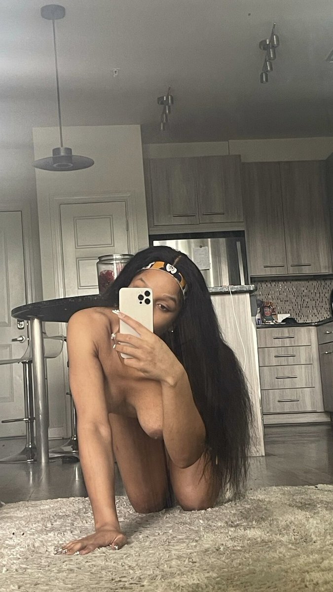 CharmingLyra's tweet photo. Hot Sauce 🥵🥰 https://t.co/3V0mnjVG9M