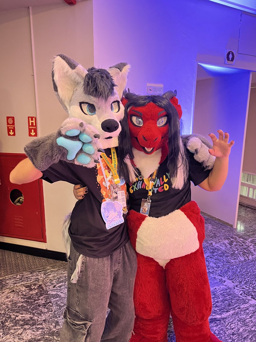 ycheatoxyz's tweet photo. Mais fotinhas da bff ❤️

#brasilfurfest2026 https://t.co/Ee2wXQochp