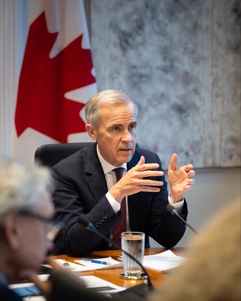 Le premier ministre Carney s’entretient virtuellement avec les premiers ministres des provinces et des territoires à Ottawa, en Ontario.