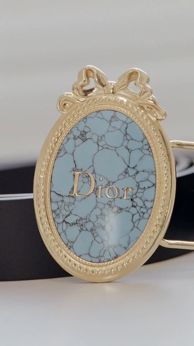 YOUTH_LUV_BTS's tweet photo. 𝙅𝙄𝙈𝙄𝙉 ✨

#JIMINxDIOR @Dior
#JIMIN #지민 #PARKJIMIN @BTS_twt https://t.co/v5UgikfsMr
