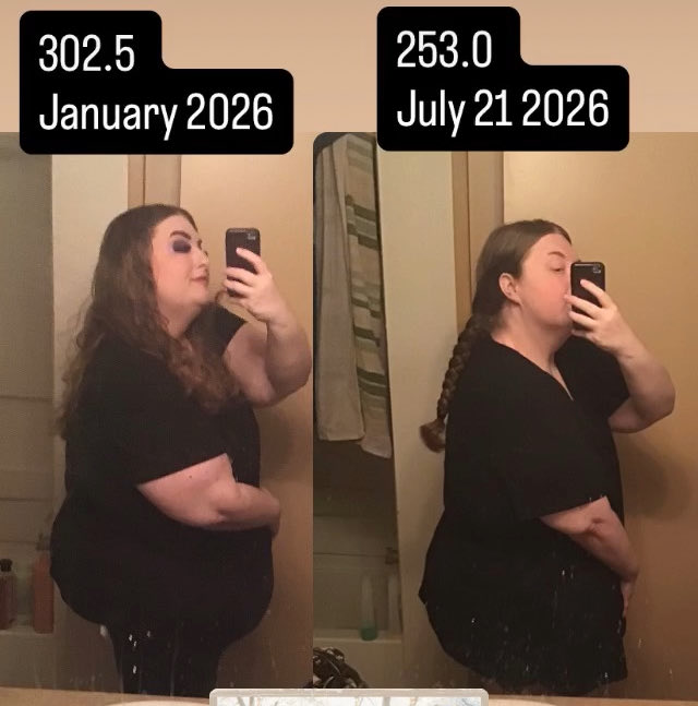 storyofshawna's tweet photo. The same shirt and look how loose it is on the right 😍😍💜 UGH I am loving this! I am so freaking happy, excited and can’t wait too see how much more I loose in the next coming months! 
#weightloss #weightlosstransformation #weightlossprogress #inspiration https://t.co/0JvNFu9UOZ