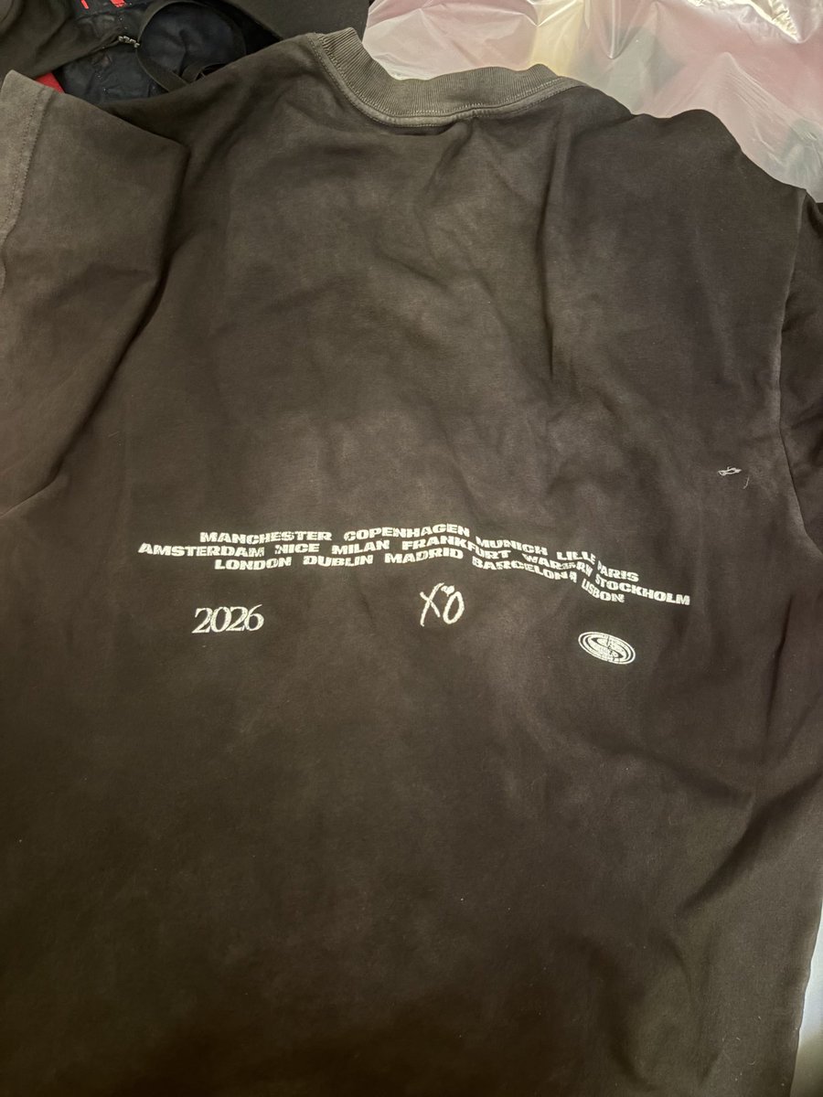 taehyaeger's tweet photo. I bought the exclusive Europe tour tee hehe https://t.co/namJluyw2s