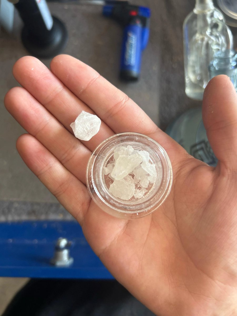 DeeBoysz's tweet photo. Have you ever seen diamonds this big? 
#drugtwt #coketwt #drugstwt https://t.co/pJycorOi4G