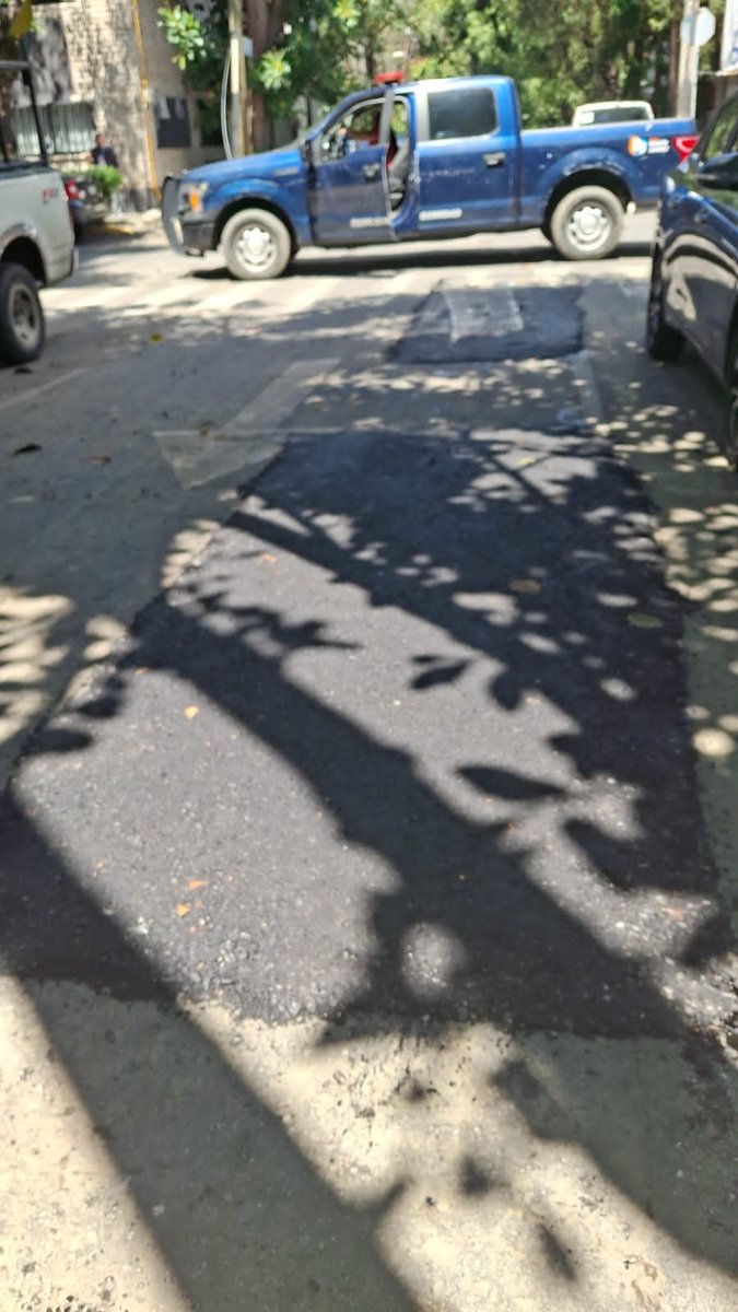 LuisMendozaBJ's tweet photo. Ya quedó atendido el tema vecino, nuestro equipo de #DGSU acudió al lugar y cubrió los baches.
Continuamos trabajando.
#OrdenYSeguridad https://t.co/elA5Nf4hjT
