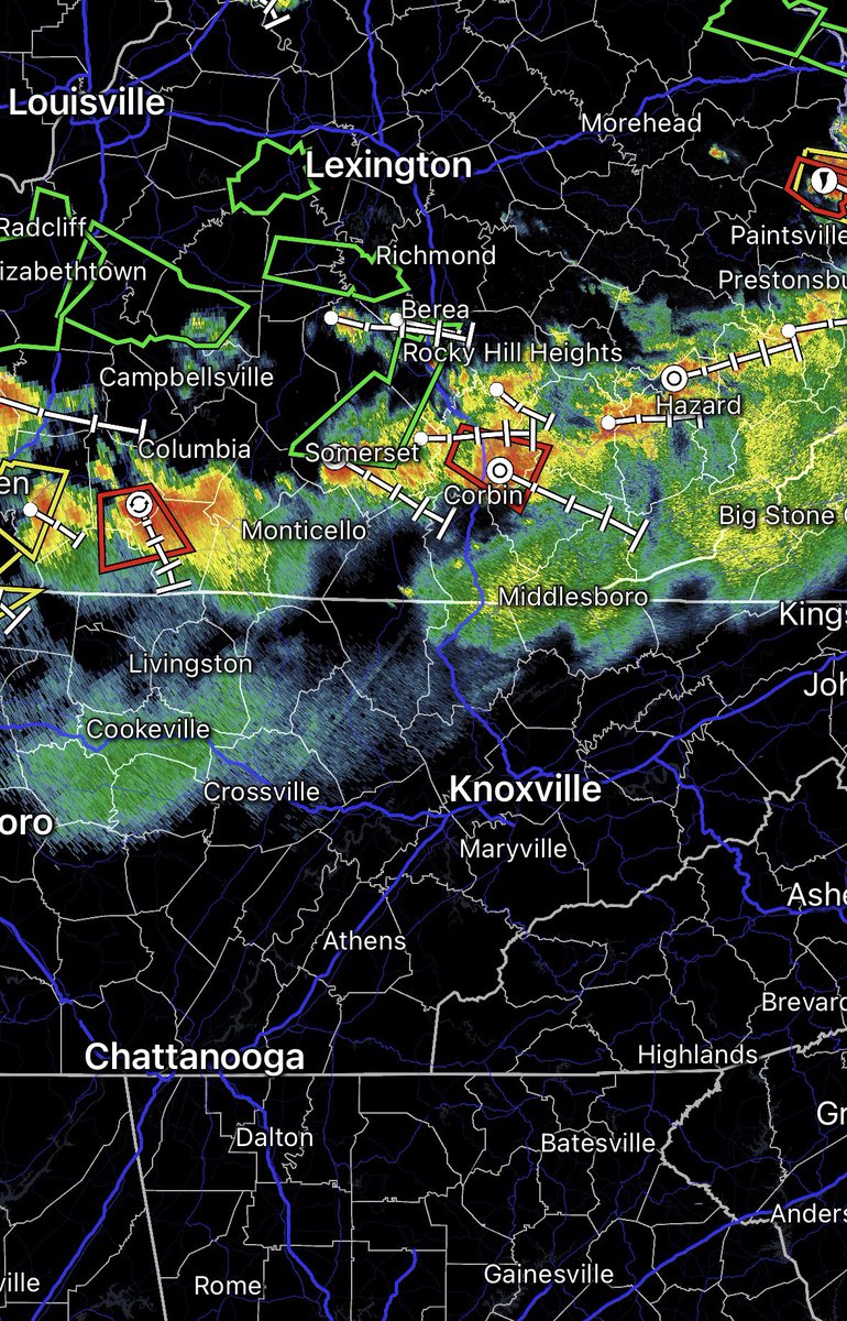 SecretCityWX's tweet photo. A line of strong to severe ⛈️ continues to sink SE out of KY. The good news is we are seeing a gradual decrease in strength for the eastern flank. Guidance suggests portions of the western central valley &amp; plateau could see strong storms into tonight, so be weather aware. #TNwx https://t.co/gCzPLuYGcG
