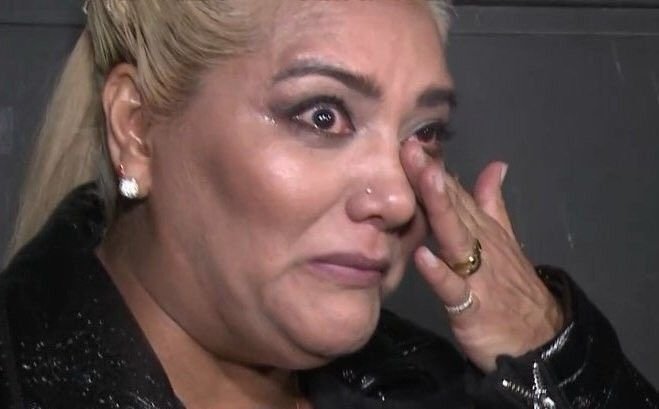 afterscarss's tweet photo. "ganar el mundial o pasar una noche con licha martinez???"

HAGO MEA CULPA Y PIDO PERDÓN HERMANAS ksjsjajajajaja FUI YO quién eligió pasar una noche con licha en vez de elegir ganar la cuarta copa!!!! 😭😭😭 https://t.co/BnqPp8CgIf