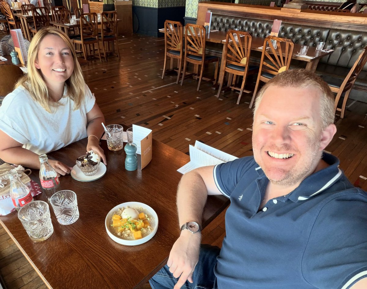 HarrisonDaxNash's tweet photo. Definitely a wonderful #socialwork #workinglunch - much needed catch up (a lot of exciting things happening!) with @Katy_Else and also talking all things Plymouth Uni Social Work!💡
Amazing time at #CosyClub (definitely recommend the their Caesar Salad and Panna Cotta for summer 👌☀️) PS: Nostalgic for the @PlymUni #graduation meals taking place too #plymouth 👏