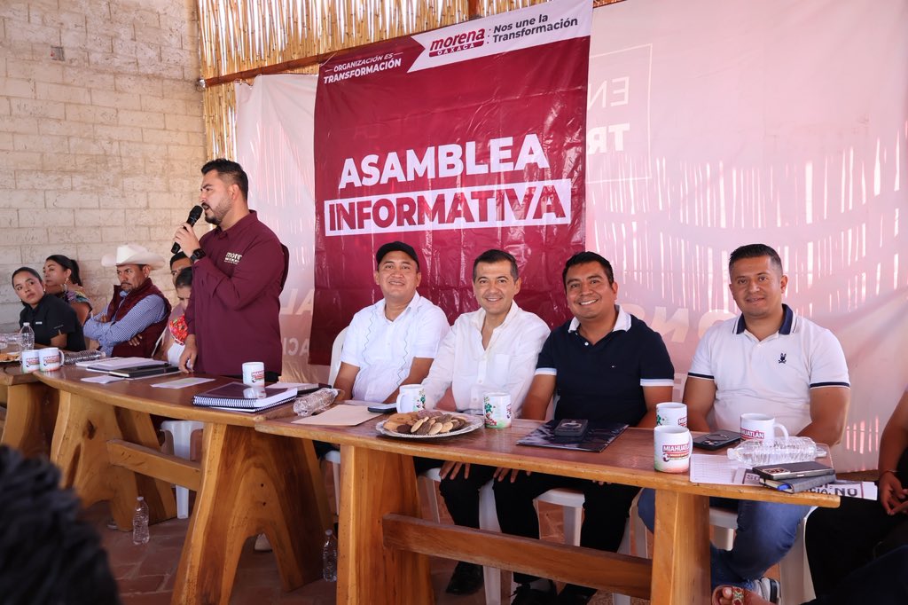 Isaac2lopez's tweet photo. Esta mañana llevamos a cabo un encuentro distrital con las y los referentes de nuestro movimiento en Defensa de la Transformación y la Soberanía Nacional, correspondiente al Distrito Electoral Federal 10, con cabecera en Miahuatlán de Porfirio Díaz. https://t.co/HgP6Q8isz7