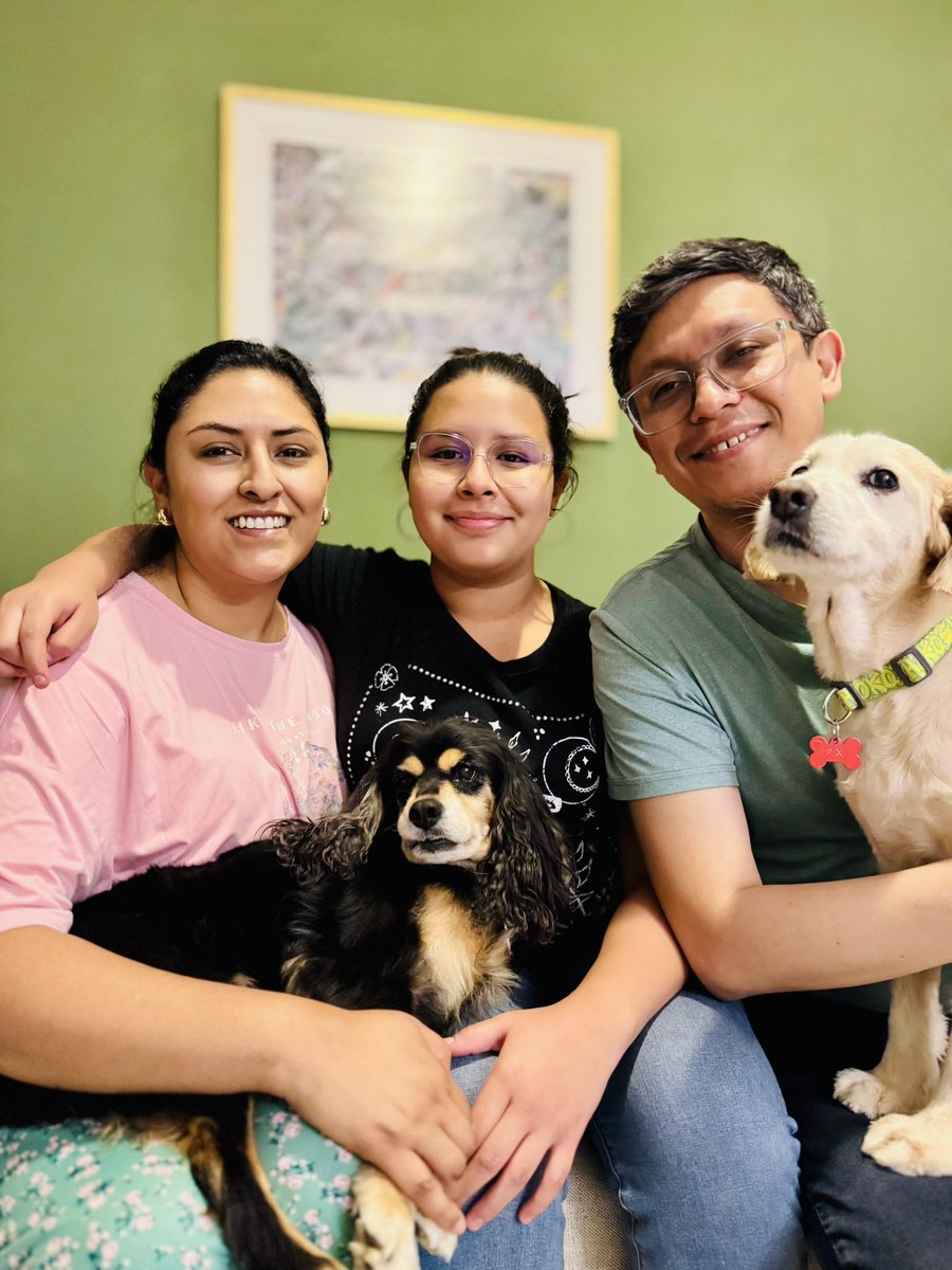 flaviopivaral's tweet photo. Por las que aún tenemos, y por las que ya se fueron ❤️🩹🐾. ¡Feliz día internacional del perro! 🐶 #Pepper #Pixi #Tita #Dash #Sisi https://t.co/Emy7lvfVOp