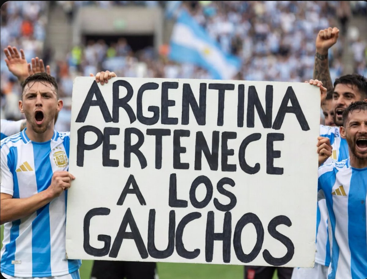 ufoools's tweet photo. @BladePapaMeme @Fran_Casaretto_ @Paula_Lledo https://t.co/Ut3TY1n2ae