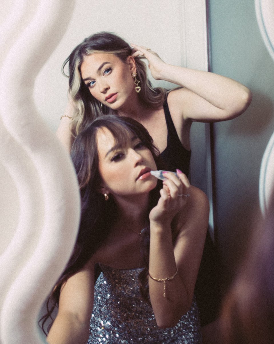 StreamerGirls_'s tweet photo. Who’s the hotter duo?

📸: @AstabushAB, @sakurashymk, @qtcinderella, and @mayahiga https://t.co/17WNtg4Pp7
