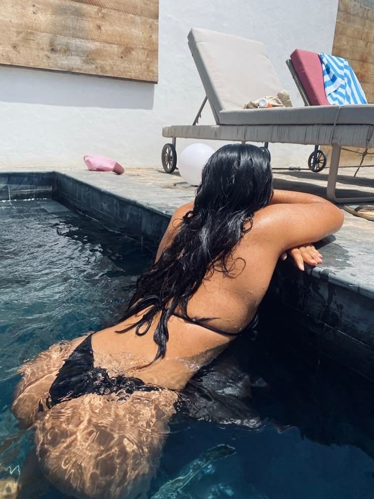 soledadtroche06's tweet photo. .”
“Confidence is the most attractive thing a woman can wear.”
#FindomTwitter #FindomCommunity #LuxuryMindset #HighValueWoman #BossWoman https://t.co/icGHnFvmTC