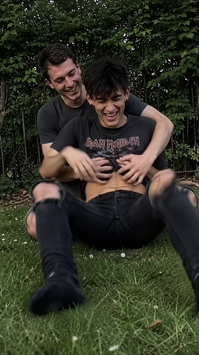 supersmiling's tweet photo. danny was far too ticklish for a custom, he lasted 14 seconds

#tickling #ticklish https://t.co/rfMGxcZTN6