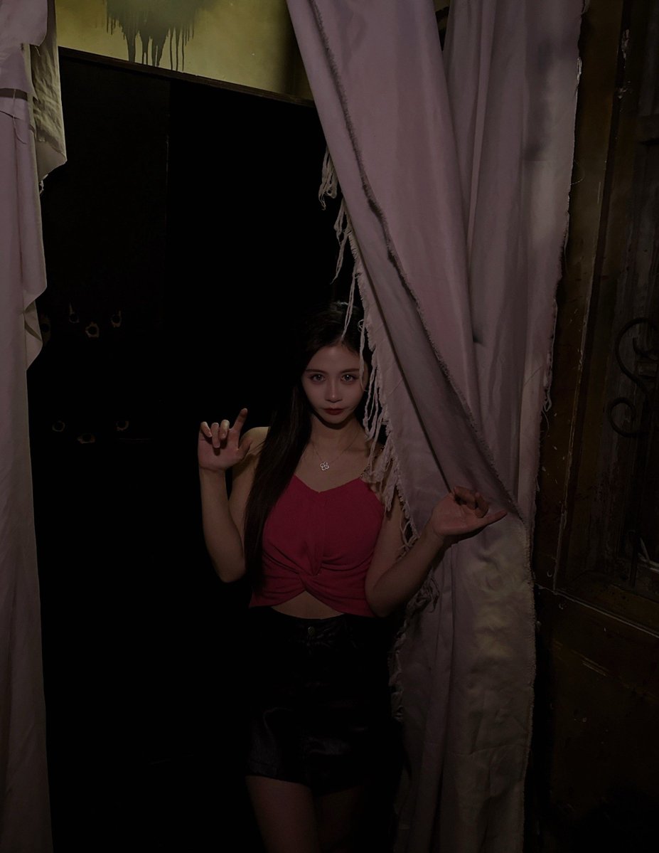 ting09128's tweet photo. Dive into our dimly-lit escape room: solve cryptic clues, crack hidden locks and race against the clock to unlock your freedom before time runs out. Ready for the ultimate mind game， https://t.co/jgyGVGyD07
